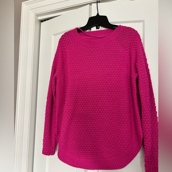 Pink pullover - Picture 1 of 3